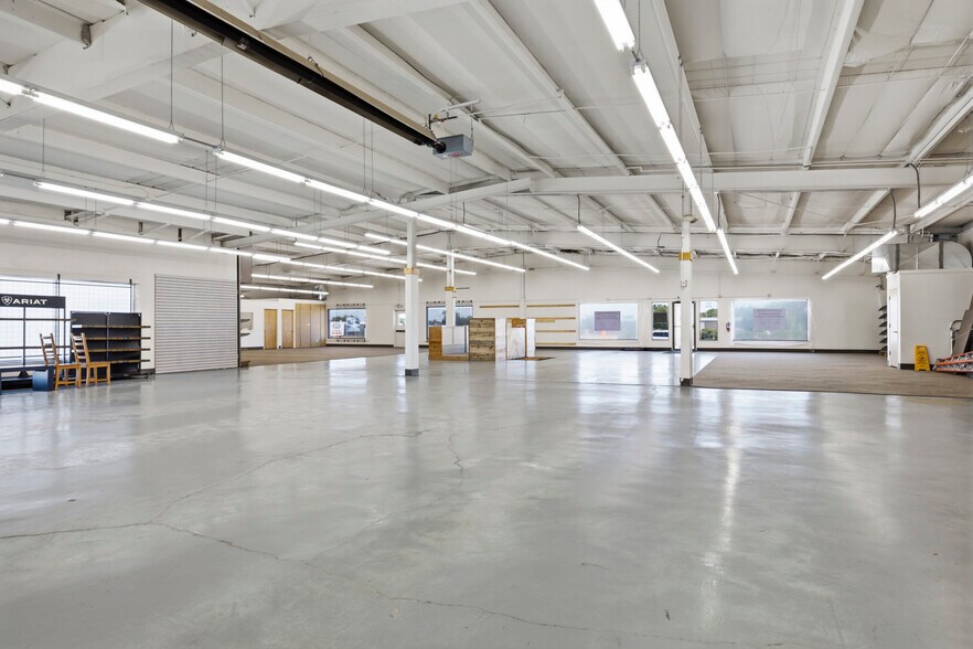 More Photos Of 2015-2017 2nd Ave, Greeley Warehouse For Sale