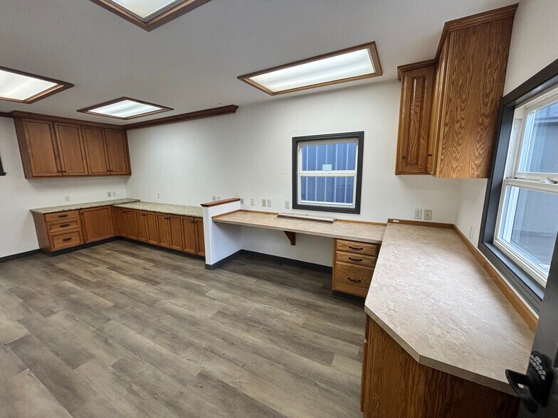 More Photos Of 446 McClaine St, Silverton Warehouse For Lease