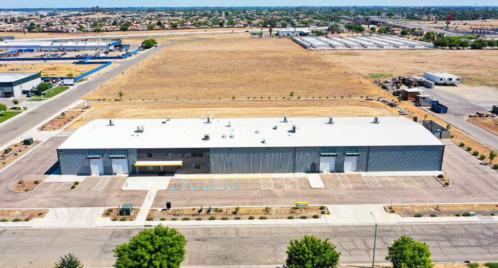 More Photos Of 1450 Enterprise Dr, Lemoore Warehouse For Sale