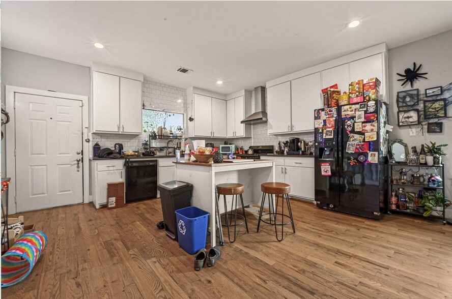 More Photos Of 1619 Dumble St, Houston Specialty For Sale