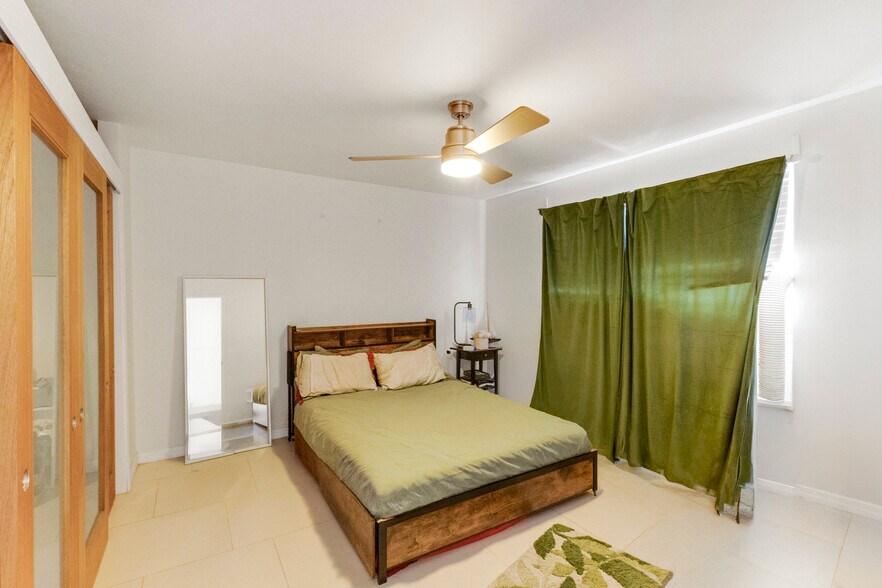 More Photos Of 944 N Orange Grove Ave, Los Angeles Apartments For Sale
