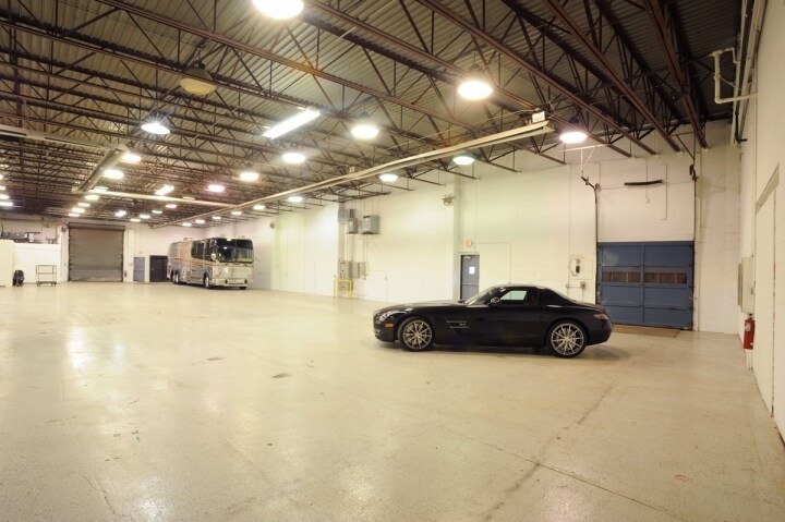 More Photos Of 1301 Saw Mill Run Blvd, Pittsburgh Warehouse For Sale