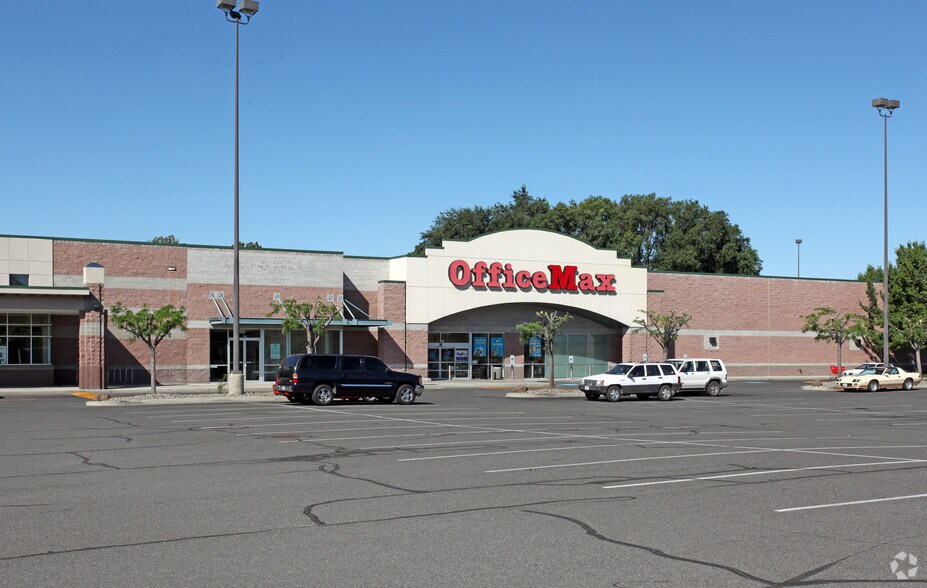 More Photos Of 6 N Fair Ave, Yakima Unknown For Lease