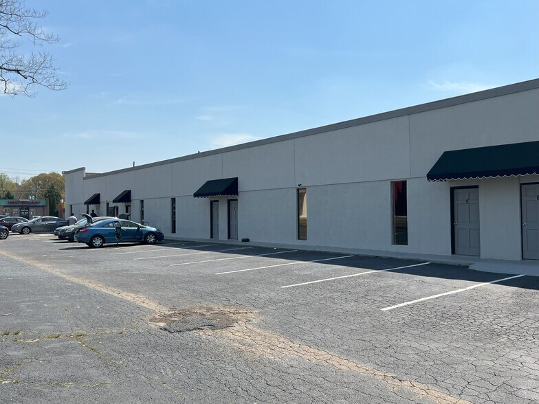 More Photos Of 6523 Highway 85, Riverdale Storefront For Sale