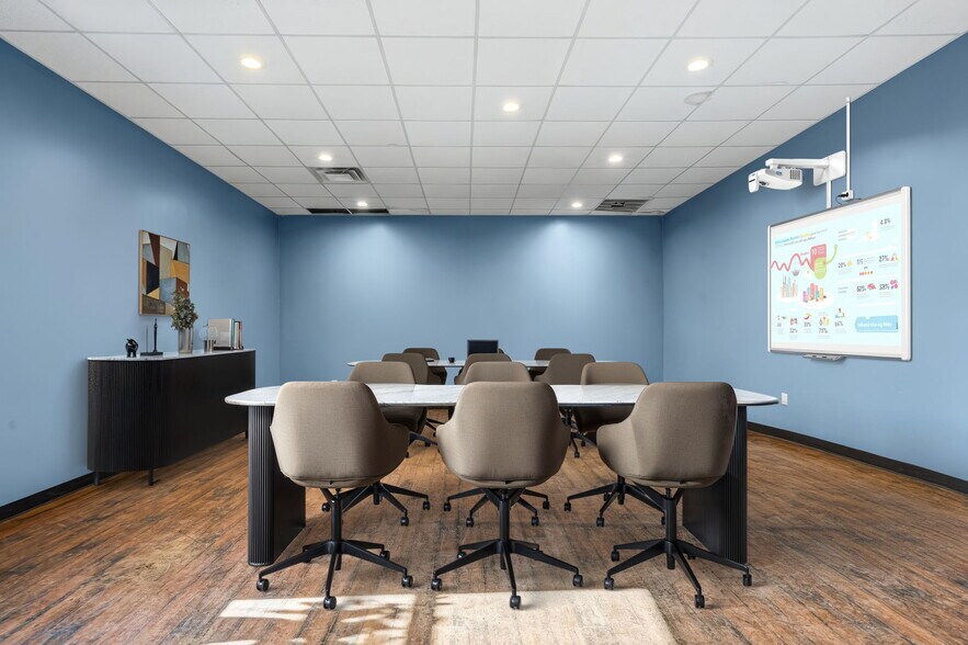 More Photos Of 8 Northway Ln, Latham Industrial For Lease