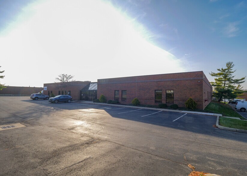 More Photos Of 733 Green Crest Dr, Westerville Research And Development For Lease