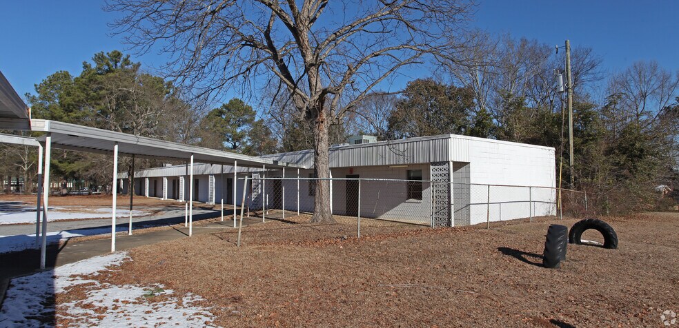 Primary Photo Of 2700 Ashland Rd, Columbia Schools For Lease