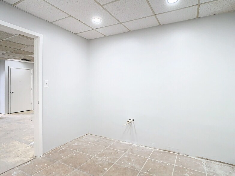 More Photos Of 6430 Madison St, New Port Richey Medical For Sale