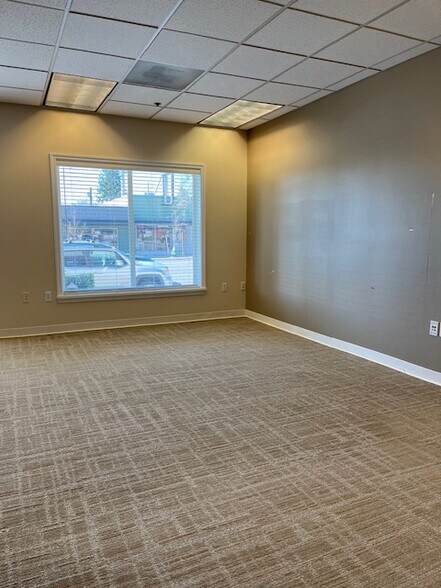 More Photos Of 12250 Greenwood Ave N, Seattle Apartments For Lease