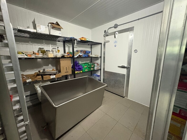 More Photos Of 327 Atherley Rd, Orillia Fast Food For Sale
