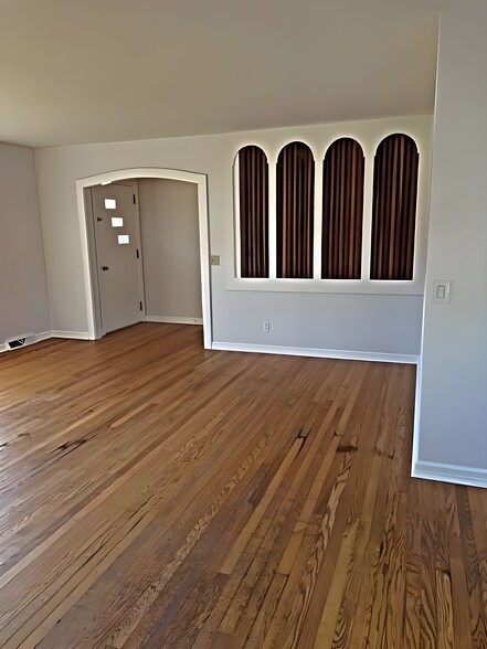 More Photos Of 520 Baird Cove Rd, Franklin Apartments For Sale