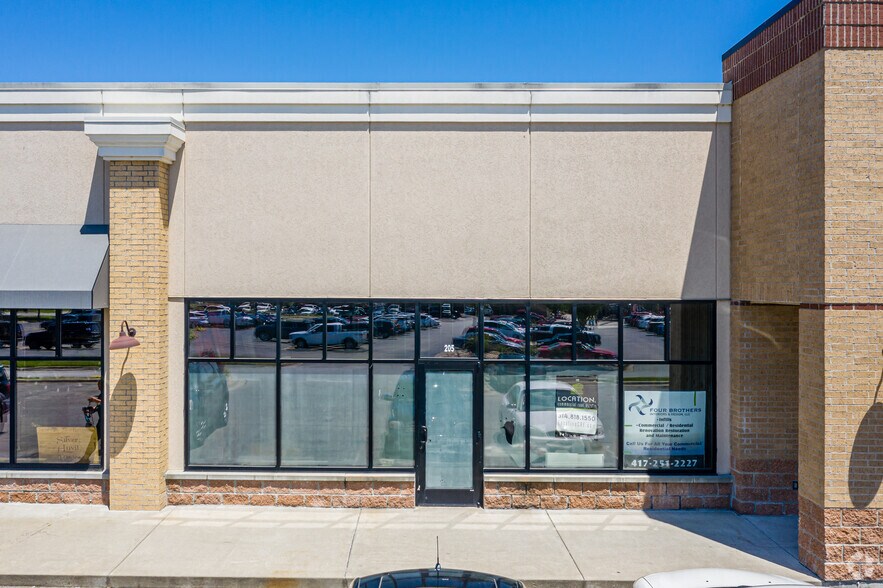 More Photos Of 482-490 Branson Landing Blvd, Branson General Retail For Sale