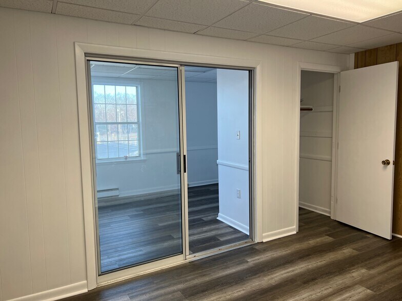 More Photos Of 900 Boston Post Rd, Old Saybrook Storefront Retail Office For Sale