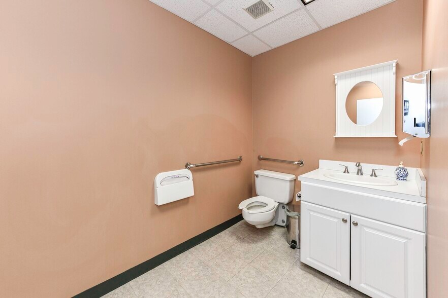 More Photos Of 3701 S George Mason Dr, Falls Church Apartments For Lease
