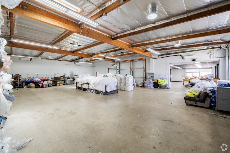 More Photos Of 401-405 W Foothill Blvd, Monrovia Freestanding For Lease