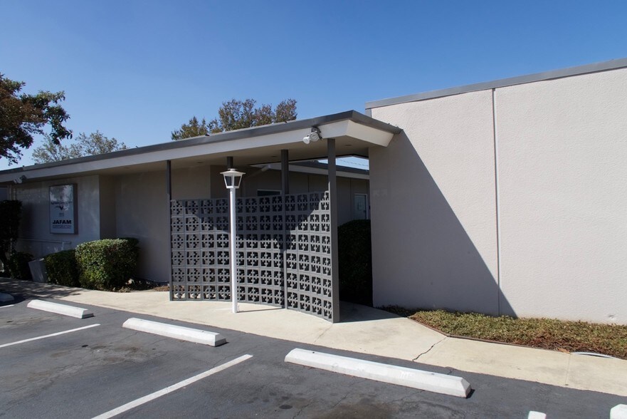 More Photos Of 1013 N Begonia Ave, Ontario Office For Lease