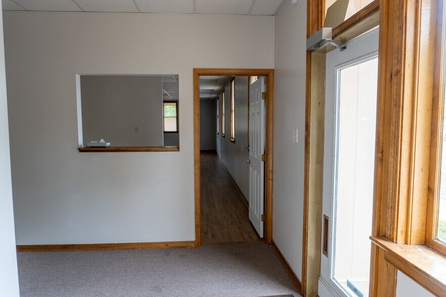 More Photos Of 4794 Finlay St, Richmond Office For Sale