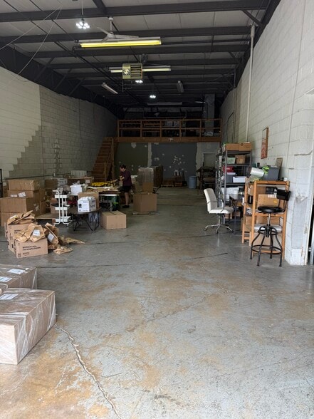 More Photos Of 12137 Rhea Dr, Plainfield Warehouse For Lease