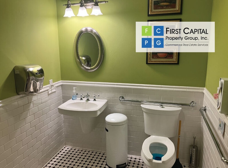 More Photos Of 110 W Indiana Ave, Deland Office For Lease