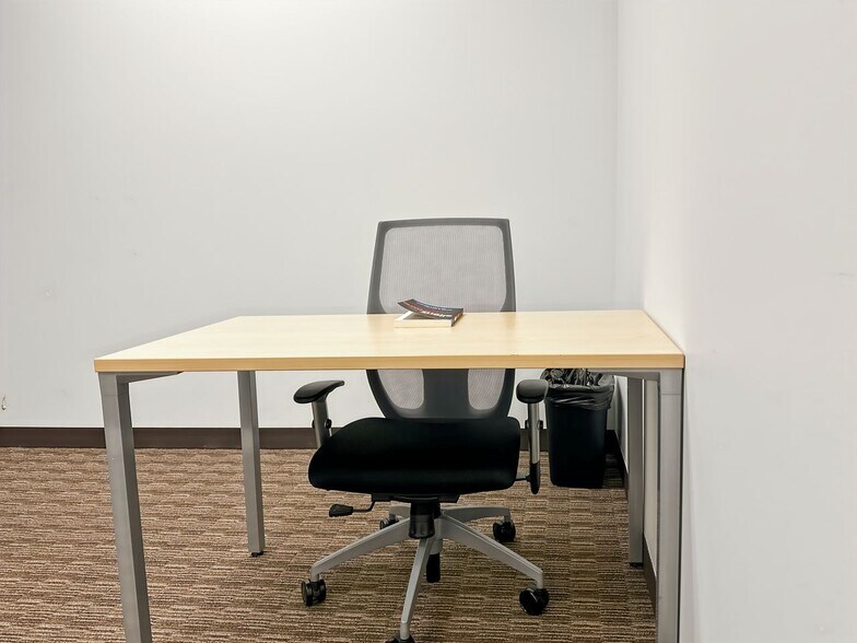 More Photos Of 2929 Allen Pky, Houston Coworking Space