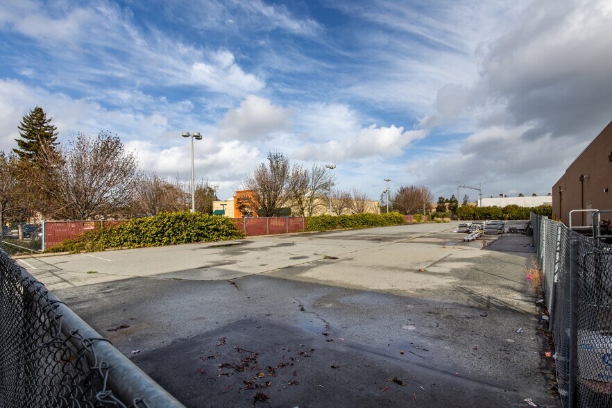 More Photos Of 150 Charter St, Redwood City Land For Sale