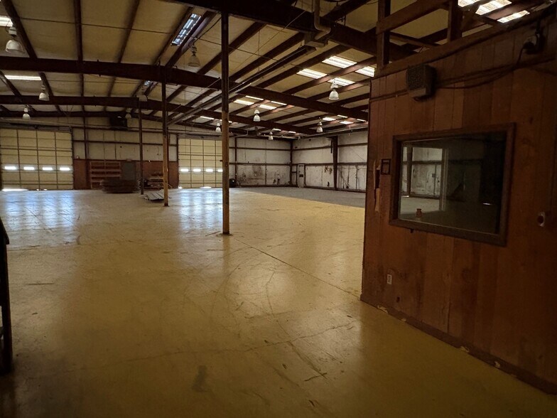 More Photos Of 253 Lawless Creek Rd, Blairs Light Manufacturing For Lease