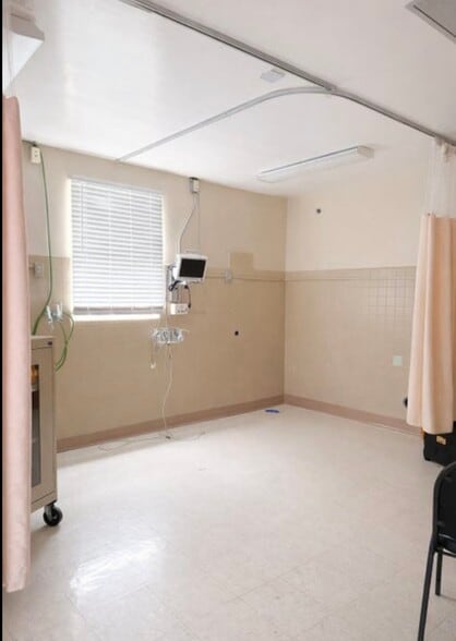 More Photos Of 20370 NE Burns Ave, Blountstown Healthcare For Sale