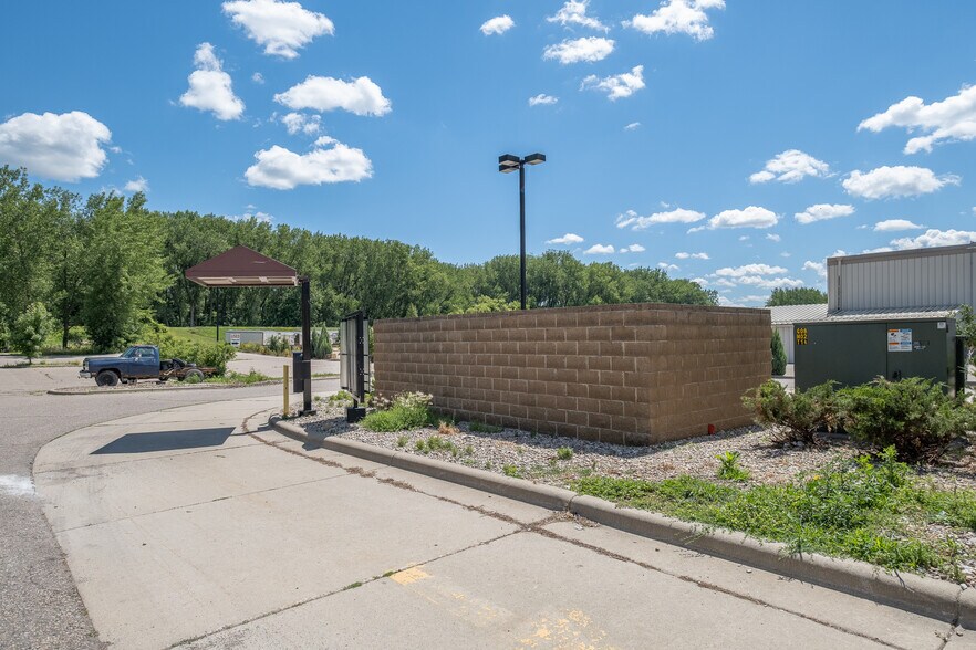 More Photos Of 101 W Lind St, Mankato Fast Food For Lease