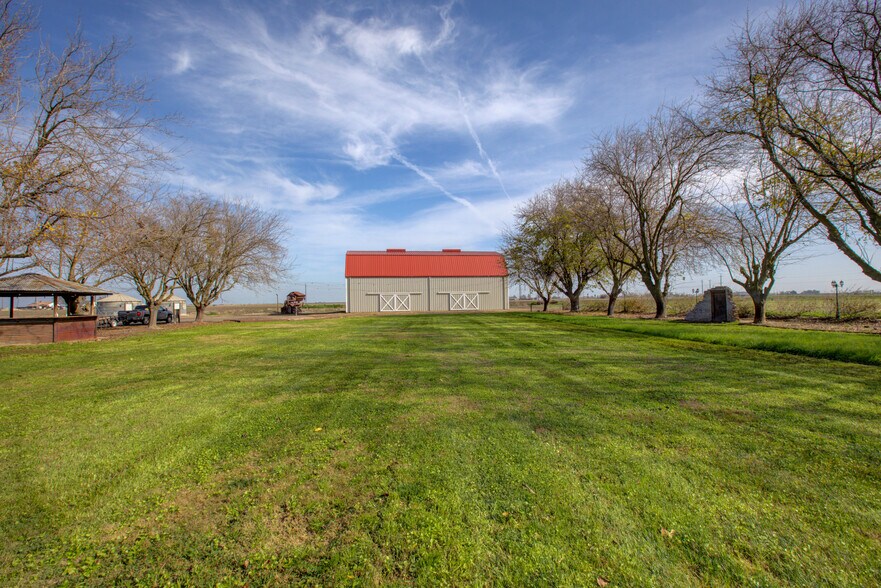 More Photos Of 9194 CA-152, Dos Palos Land For Sale