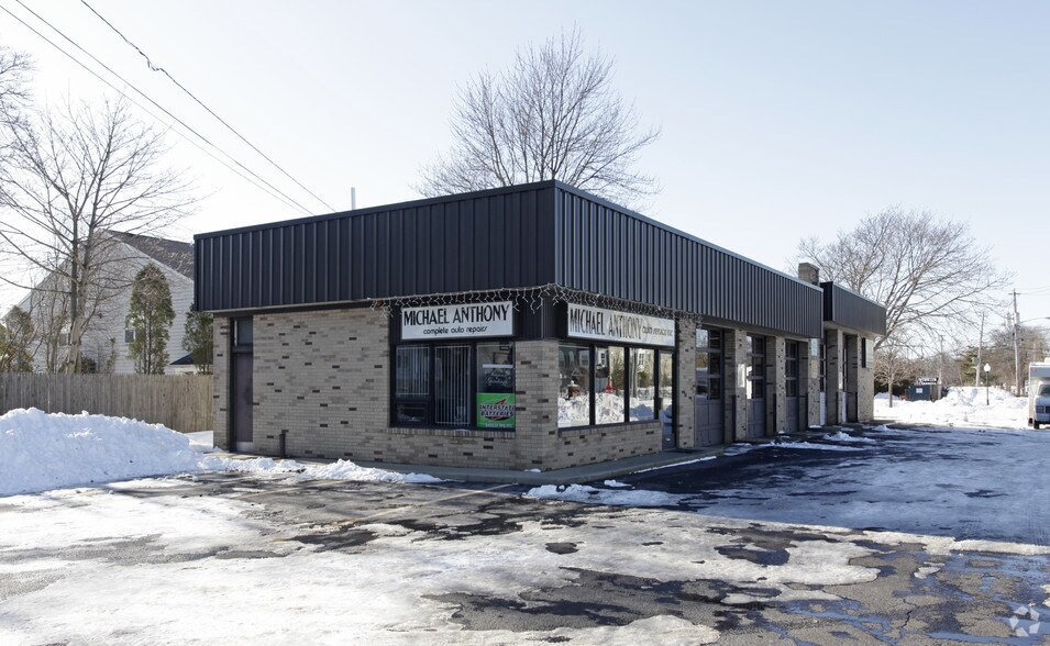 More Photos Of 2304 Union Blvd, Bay Shore Auto Repair For Sale