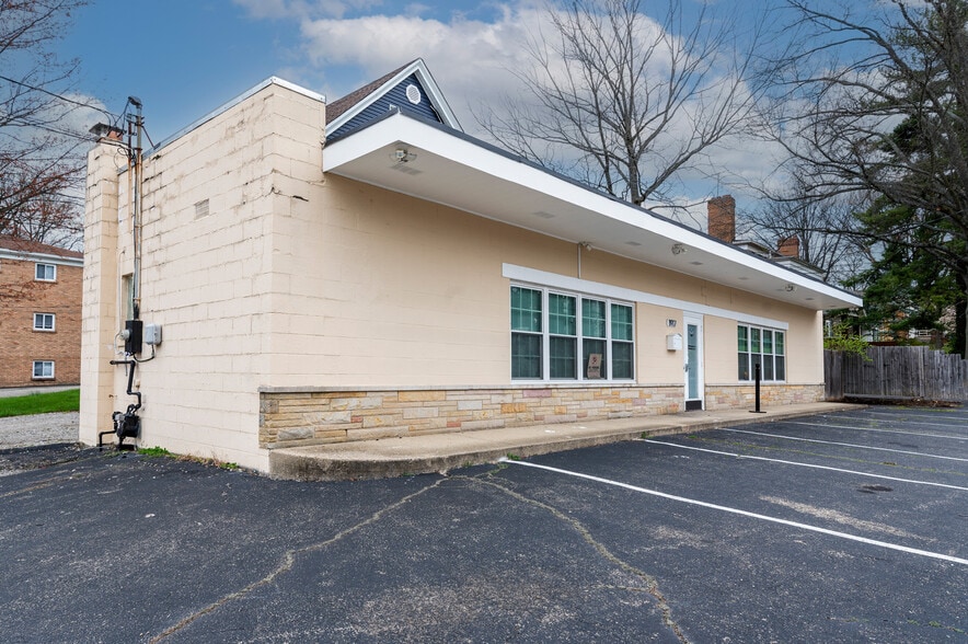 Primary Photo Of 1917 Sutton Ave, Cincinnati Freestanding For Sale