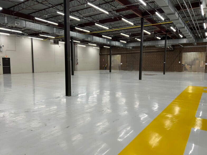 More Photos Of 7615 Boeing Dr, Greensboro Warehouse For Lease