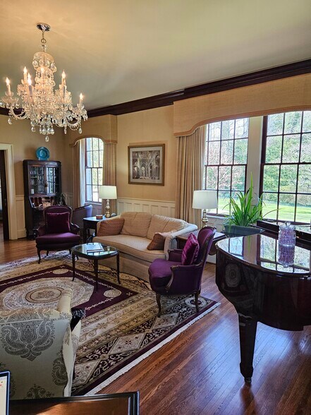 More Photos Of 60 Woodside Dr, Brevard Hospitality For Sale