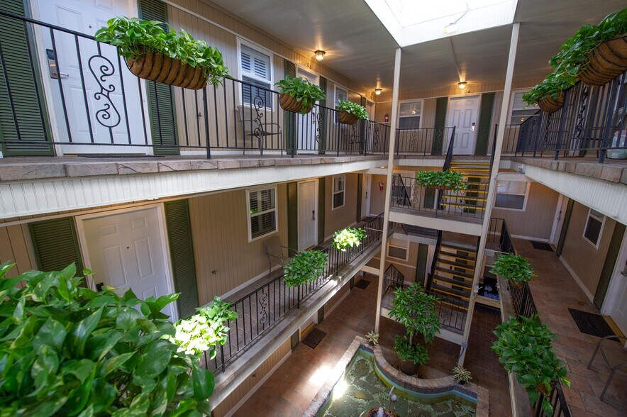 More Photos Of 519 Frenchmen St, New Orleans Hotel For Sale