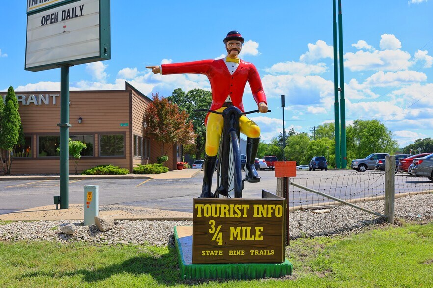 More Photos Of 737 Avon Rd, Sparta Hotel For Sale