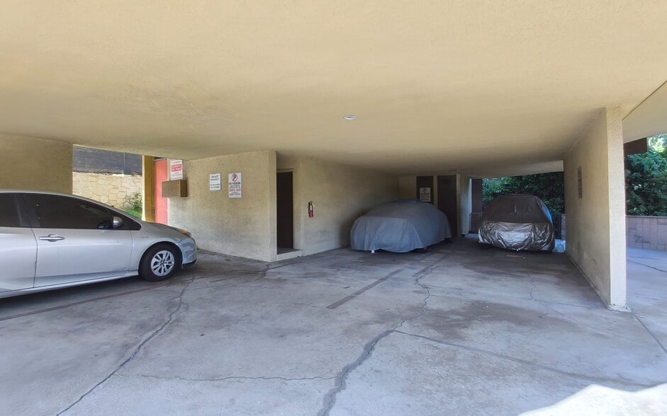 More Photos Of 1491 Stadium Way, Los Angeles Apartments For Sale