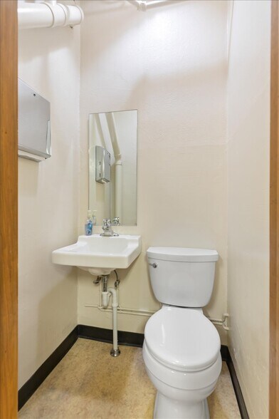 More Photos Of 127 Pearl St, Council Bluffs Office For Lease