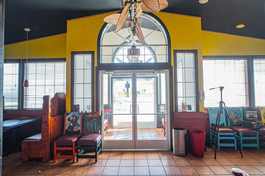 More Photos Of 853 N Glenstone Ave, Springfield Restaurant For Lease