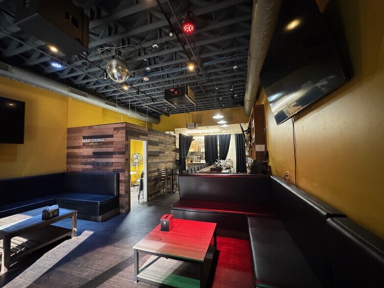 More Photos Of 1330 Walnut St, Philadelphia General Retail For Sale