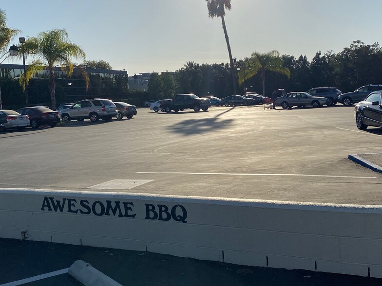 More Photos Of 395 N Rosemead Blvd, Pasadena General Retail For Lease