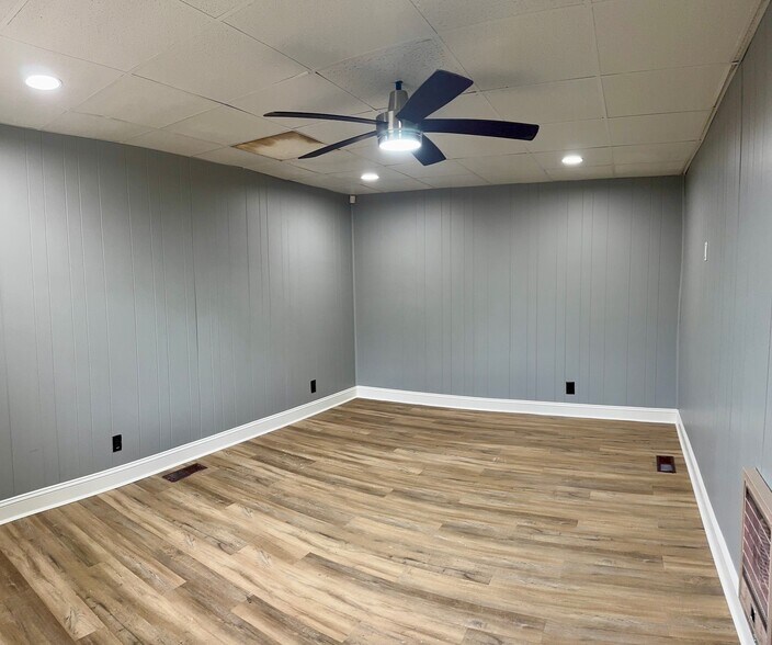 More Photos Of 115 Vista Cir, Macon-Bibb Office For Sale