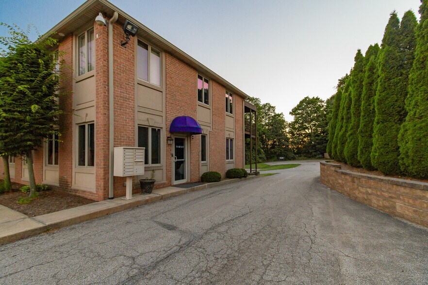 More Photos Of 1230 Lexington Ave, Mansfield Office For Lease