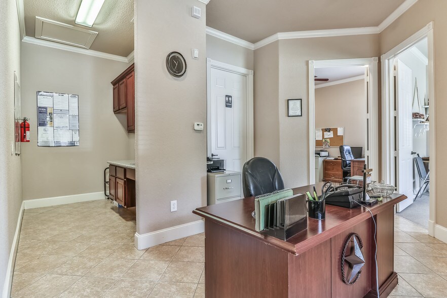 More Photos Of 5501 Louetta Rd, Spring Office For Sale