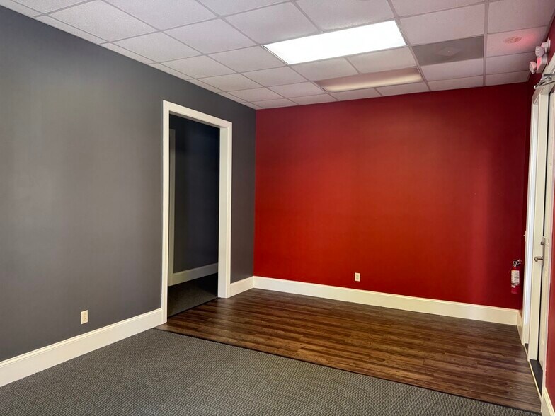 More Photos Of 4101 Main St, Hilton Head Island Office For Sale