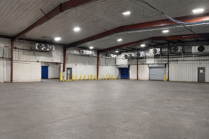More Photos Of 432 N Royal St, Jackson Warehouse For Lease