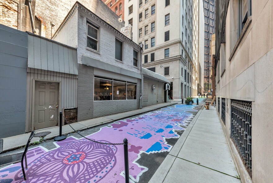 More Photos Of 628 Smithfield St, Pittsburgh Restaurant For Sale