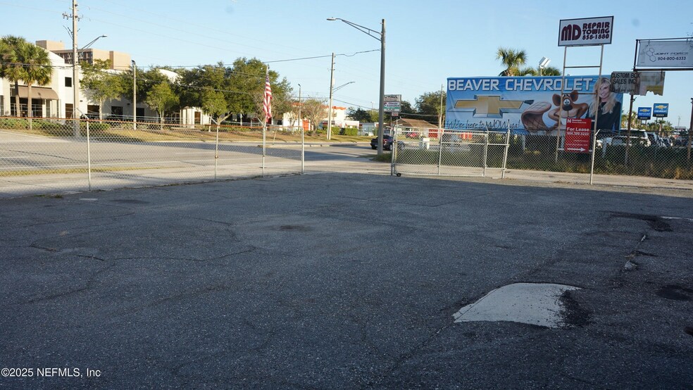 More Photos Of 3366 Philips Hwy, Jacksonville General Retail For Lease