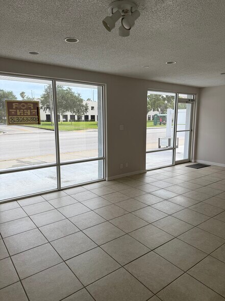 More Photos Of 1657 20th St, Vero Beach Office For Lease