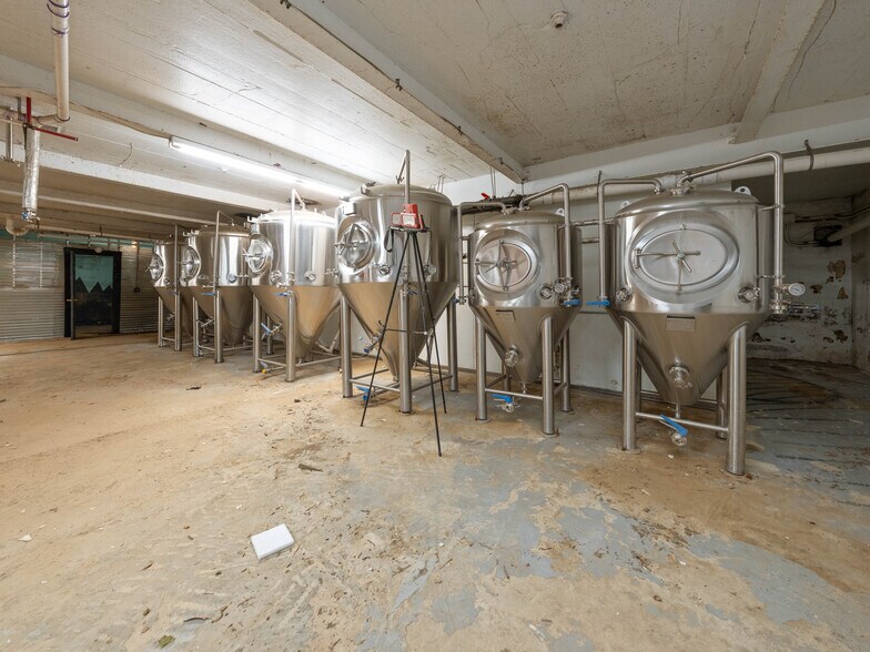 More Photos Of 339 Park St, Canton Restaurant For Sale