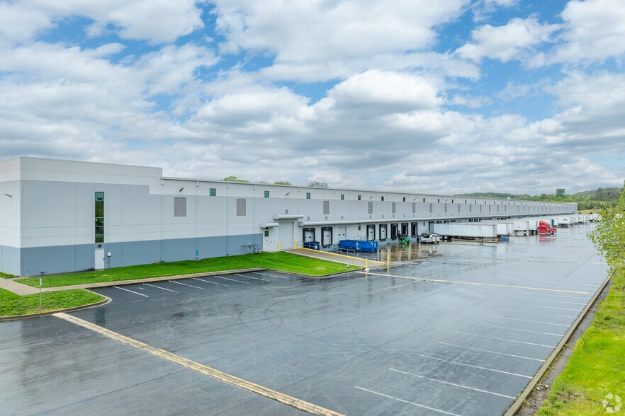 More Photos Of 1501 Corporate Pl, La Vergne Distribution For Lease